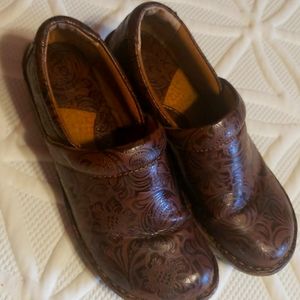 BOC leather paisley print brown size 9Wide
